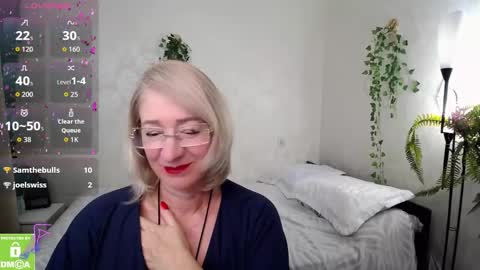 Snapshot of hunters_woman chatting on 10-17-25, 02:19 Irena online show from 10-17-25, 02:19