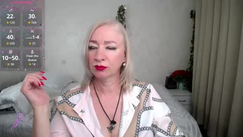 Snapshot of hunters_woman chatting on 05-19-26, 06:58 Irena online show from 05-19-26, 06:58
