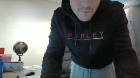 hurley7890 online show from 01-28-25, 04:52