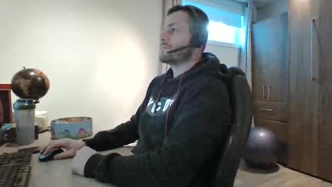 hurley7890 online show from 02-12-25, 07:02