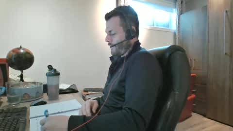 hurley7890 online show from 02-19-25, 02:34