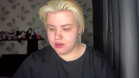 Snapshot of husk_ryan chatting on 10-17-25, 10:23 Ryan online show from 10-17-25, 10:23