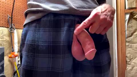 huskey300 online show from 12-29-24, 04:38