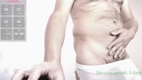 Snapshot of hxmister chatting on 12-18-25, 06:58 Andrew online show from 12-18-25, 06:58