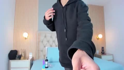 hxxyro online show from 03-28-26, 01:33