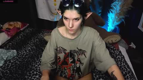 Snapshot of hyeon_jin chatting on 01-13-25, 02:28 Hyeon Jin online show from 01-13-25, 02:28