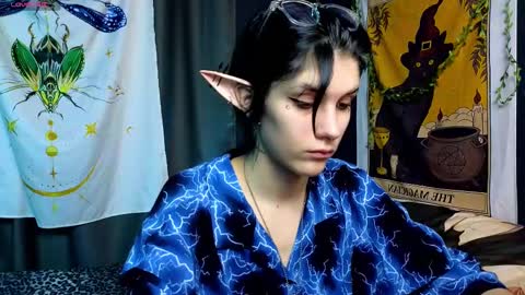 Snapshot of hyeon_jin chatting on 01-17-25, 09:28 Hyeon Jin online show from 01-17-25, 09:28