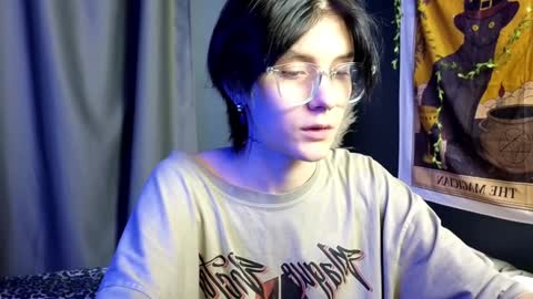 Snapshot of hyeon_jin chatting on 02-02-25, 08:41 Hyeon Jin online show from 02-02-25, 08:41