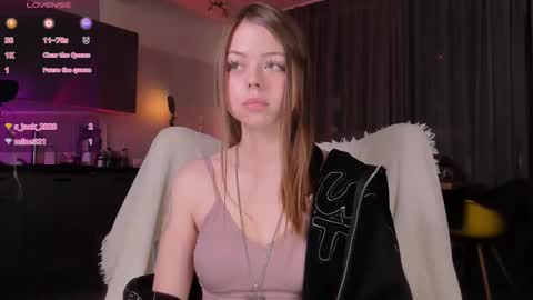 Miley. PVT open i have extra prices on nude show  online show from 03-10-25, 04:35