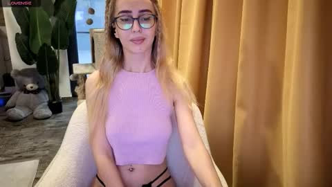 Emma Ava online show from 11-30-25, 07:34