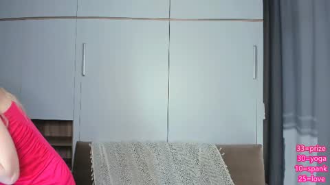 Snapshot of hypnoootic chatting on 06-10-26, 01:43 Jenny online show from 06-10-26, 01:43