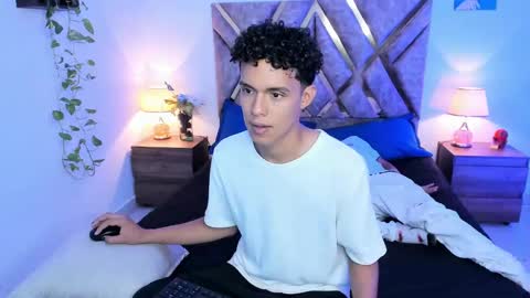 Son Hyunjin online show from 10-03-25, 10:07