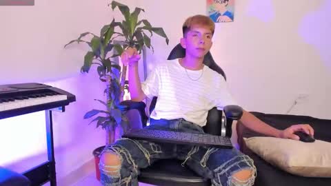 Son Hyunjin online show from 12-16-25, 12:26