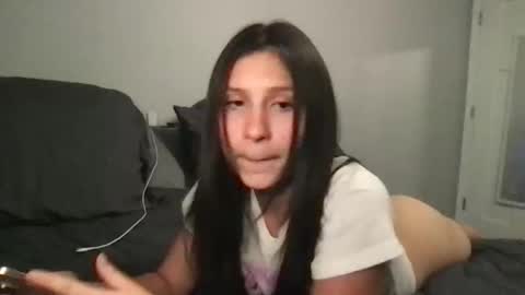 hyunluv online show from 04-25-26, 12:24