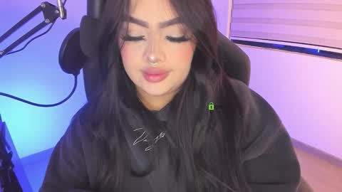 Ari online show from 10-01-25, 01:11