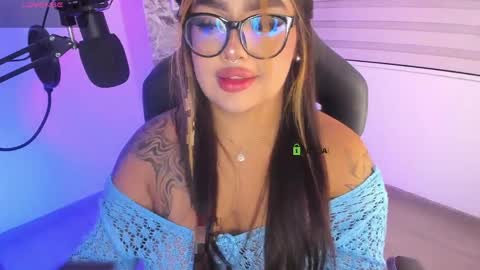 Snapshot of i_am_ari chatting on 04-09-26, 02:11 Ari online show from 04-09-26, 02:11