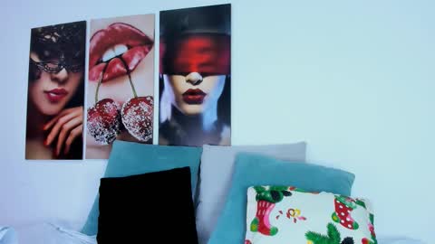 Snapshot of i_am_dolls chatting on 11-08-25, 07:12 The Dolls online show from 11-08-25, 07:12