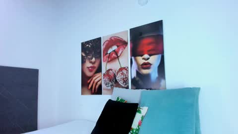 Snapshot of i_am_dolls chatting on 11-18-25, 07:29 The Dolls online show from 11-18-25, 07:29