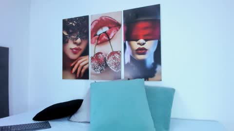 Snapshot of i_am_dolls chatting on 12-16-25, 07:41 The Dolls online show from 12-16-25, 07:41