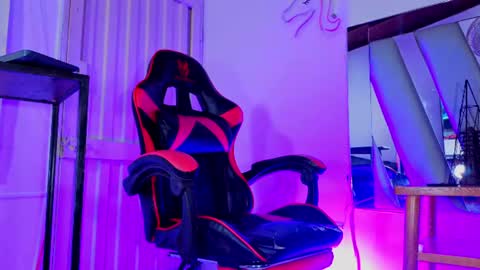Snapshot of i_am_kelvis_ chatting on 07-16-26, 03:56 kelvis online show from 07-16-26, 03:56