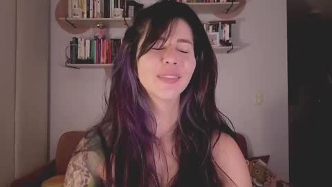 Snapshot of i_cant_believe_its_you chatting on 11-14-25, 05:39 Lana Banana online show from 11-14-25, 05:39