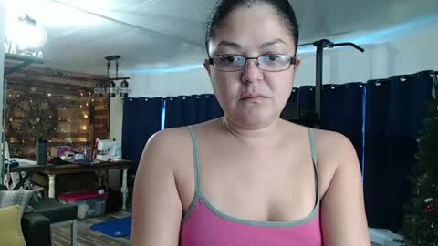 Snapshot of i_fetishize_u chatting on 01-06-25, 03:29 ShortStuff online show from 01-06-25, 03:29