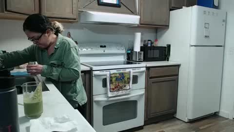 Snapshot of i_fetishize_u chatting on 02-17-25, 04:04 ShortStuff online show from 02-17-25, 04:04