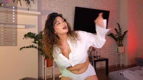 Snapshot of i_n_d_i_c_a chatting on 01-11-25, 10:07 just Ayla online show from 01-11-25, 10:07