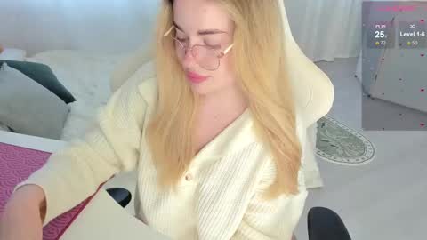 Snapshot of i_want_you_eva chatting on 10-31-25, 10:38 HiI am  EvaPVT is open  online show from 10-31-25, 10:38