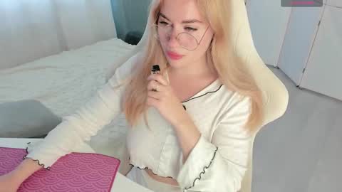 HiI am  EvaPVT is open  online show from 11-10-25, 09:08