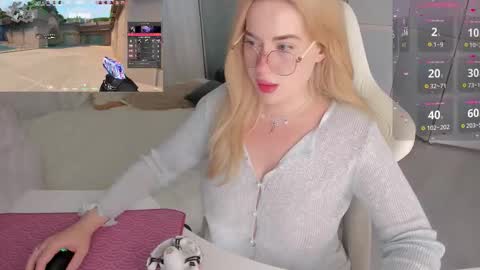 HiI am  EvaPVT is open  online show from 03-09-26, 03:16