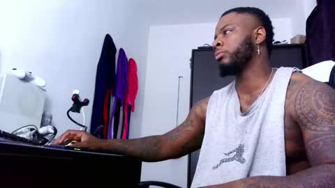 Mr H Independent model online show from 10-31-25, 03:07