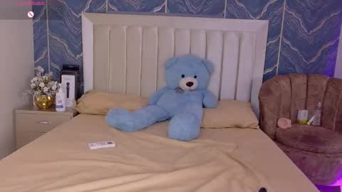 iam_nicolle online show from 12-04-25, 12:47