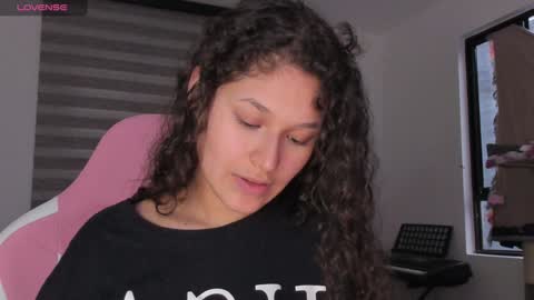 On instagram Imm  NikkiHelp me reach 100 likes online show from 01-05-25, 10:40