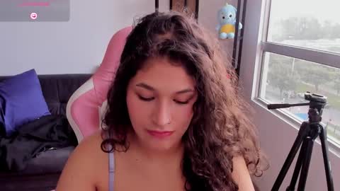 On instagram Imm  NikkiHelp me reach 100 likes online show from 02-09-26, 08:35