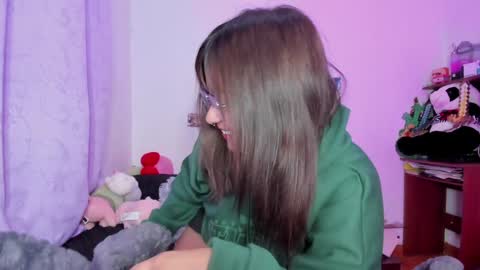 Zoe 3 online show from 12-30-24, 06:53