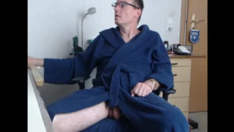 Snapshot of iamachim chatting on 06-12-26, 12:26 iamachim online show from 06-12-26, 12:26