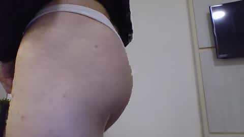 Snapshot of iamakingston chatting on 10-25-25, 01:51 De Paul online show from 10-25-25, 01:51