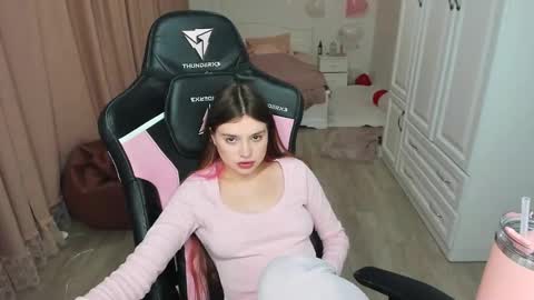 Cassie  STREAMS HERE EVERYDAY online show from 02-23-26, 05:43