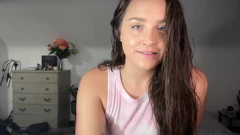 Crystal online show from 11-03-25, 06:42