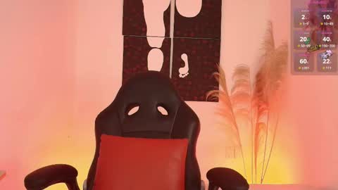 Snapshot of iamlola_ chatting on 10-06-25, 04:04 IM LOLA  online show from 10-06-25, 04:04
