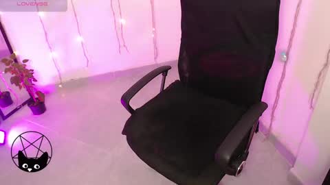 Snapshot of iammari_ chatting on 03-04-25, 03:00 Mari online show from 03-04-25, 03:00