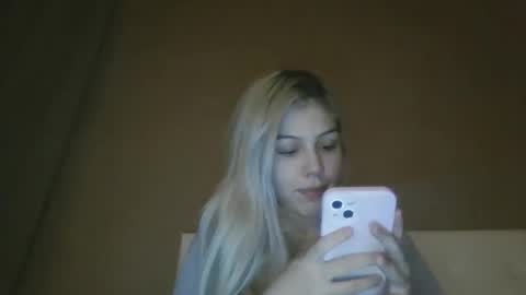 Snapshot of iammroxyyyy chatting on 06-06-26, 06:07 iammroxyyyy online show from 06-06-26, 06:07