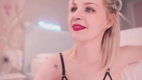 Nina  online show from 09-27-25, 04:34