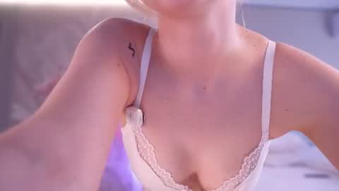 Snapshot of iamninamint chatting on 06-28-26, 03:29 Nina online show from 06-28-26, 03:29