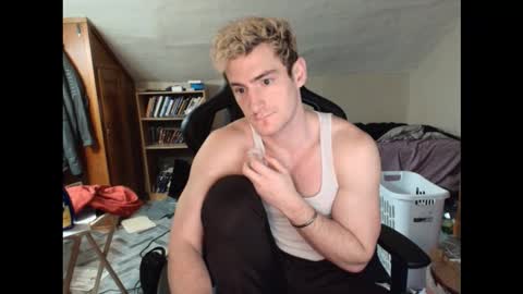 Snapshot of iamtommyparker chatting on 01-08-26, 10:56 iamtommyparker online show from 01-08-26, 10:56