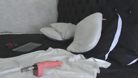 IAN CASTILLO online show from 02-15-25, 02:11