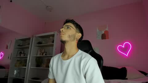 IAN CASTILLO online show from 03-04-25, 11:08