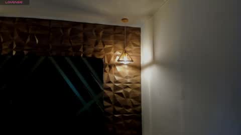 IAN CASTILLO online show from 04-16-26, 11:11