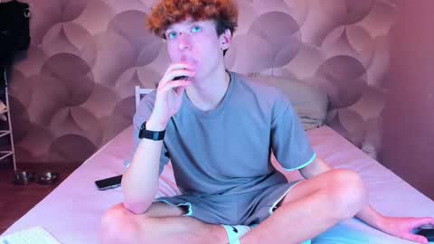 Ian Flor online show from 12-17-25, 12:33